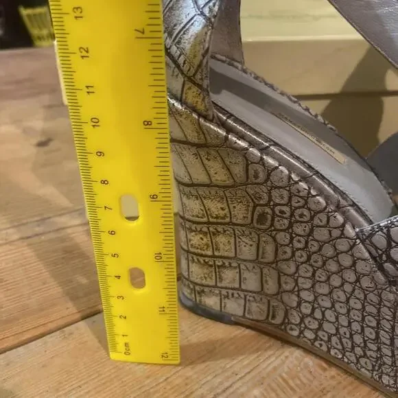 Maxstudio Germain Metallic Snake Skin Heels Size 8 M - Picture 4 of 6